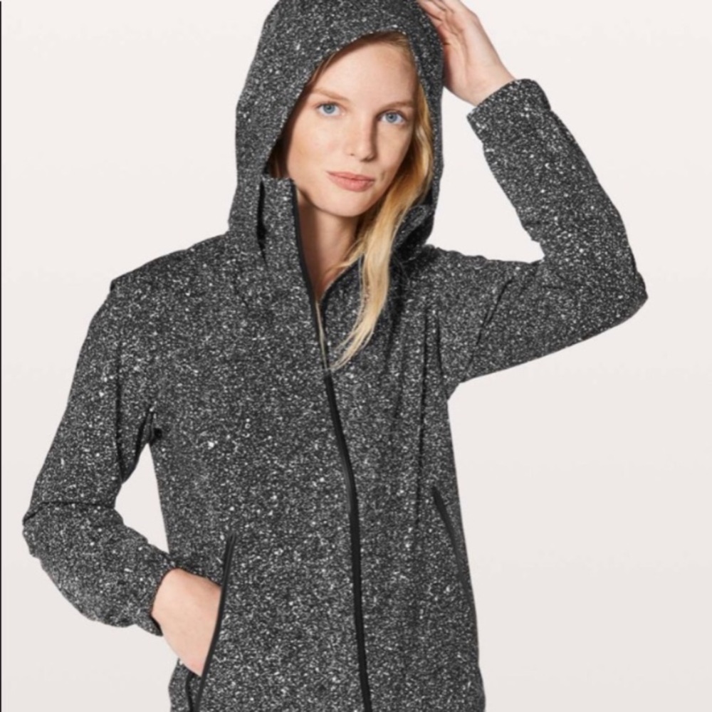 Lululemon here to move rain jacket